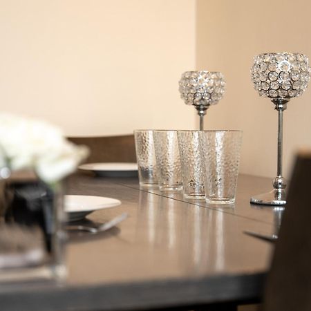 Luxury 2 Bed Apartment - Near Heathrow, Legoland, Windsor Slough Esterno foto