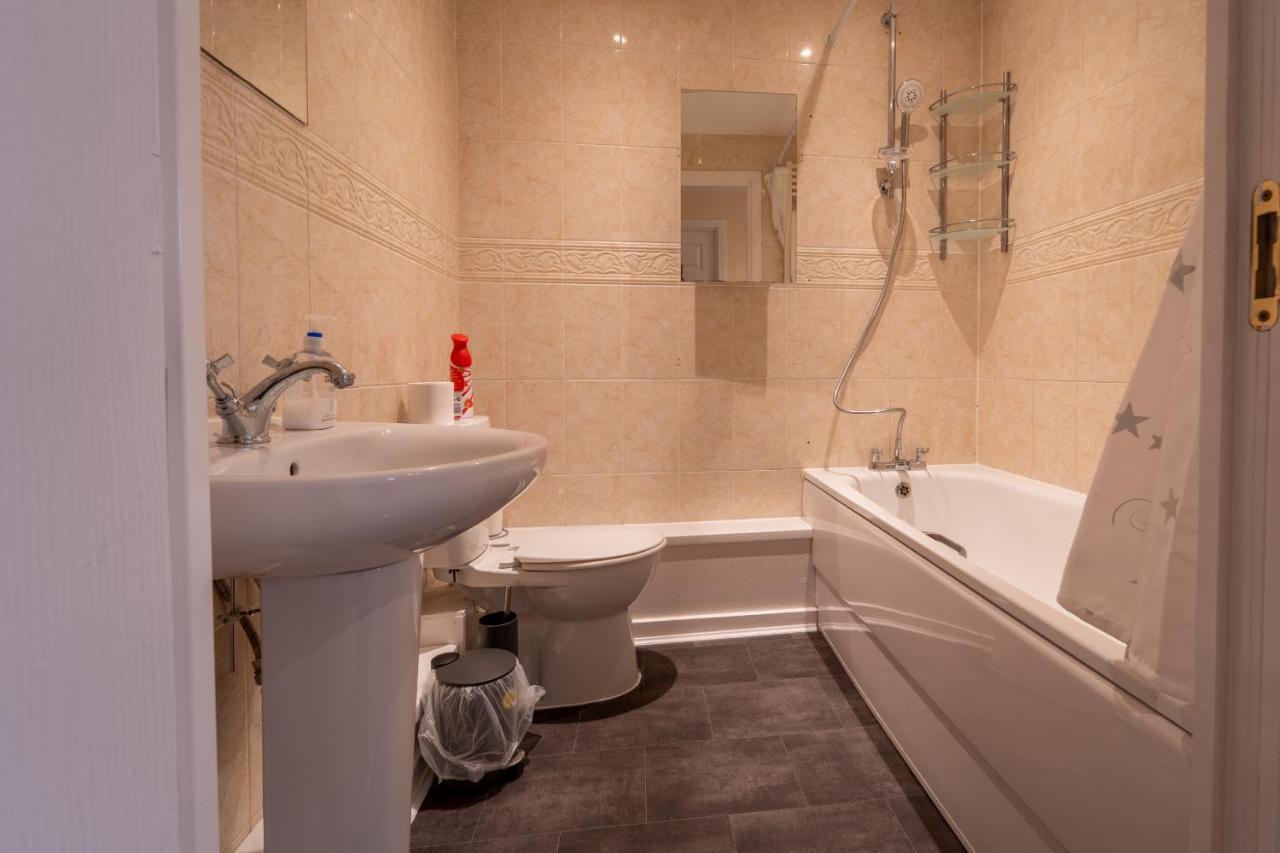 Luxury 2 Bed Apartment - Near Heathrow, Legoland, Windsor Slough Esterno foto