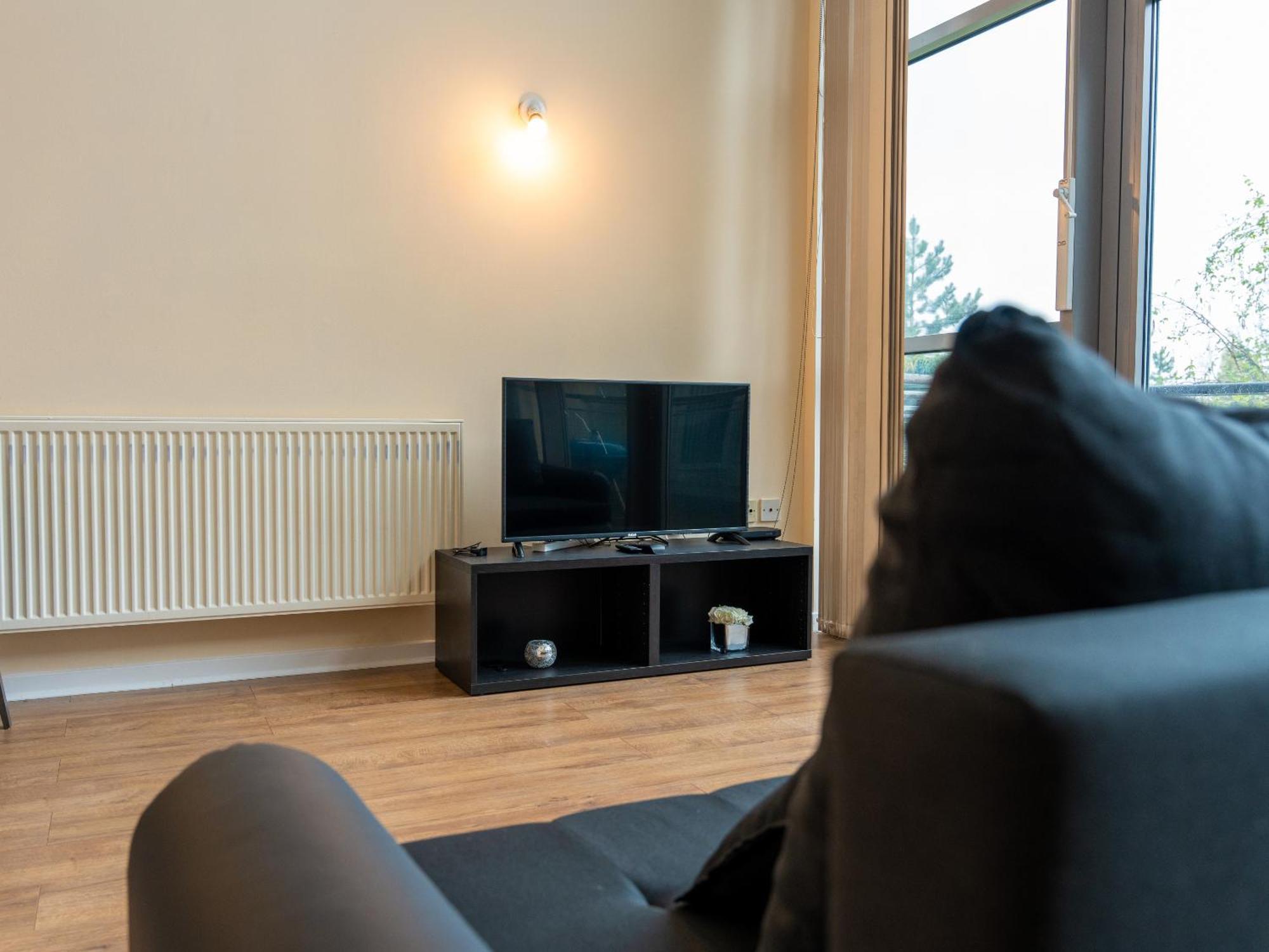 Luxury 2 Bed Apartment - Near Heathrow, Legoland, Windsor Slough Esterno foto